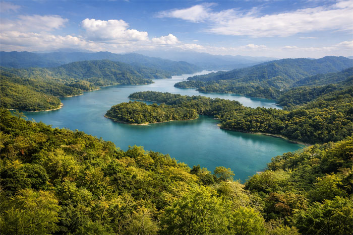 Thousand Island Lake viewpoint near Taipei with green islands and Feitsui Reservoir, Taiwan
